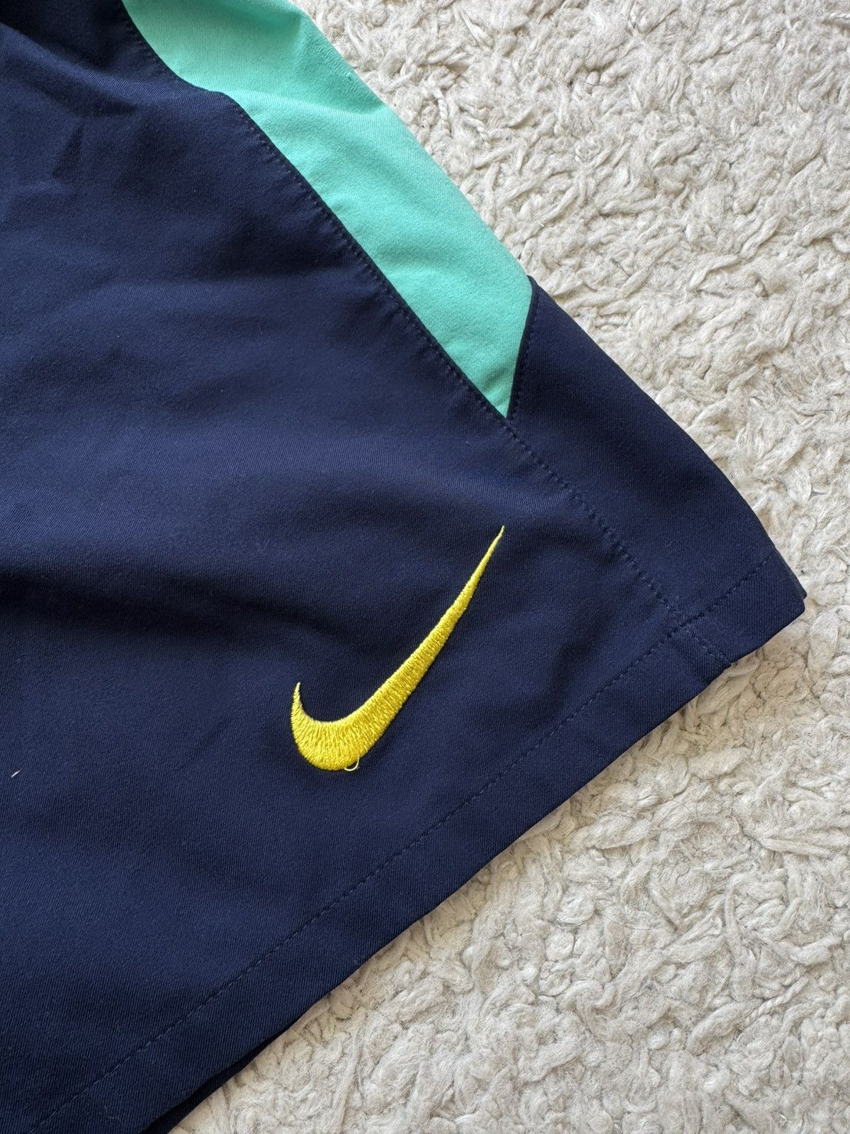 Nike Barcelona 2010-2011 Away Soccer Shorts Football Jersey Kit Size US 32 / EU 48 - 9 Thumbnail