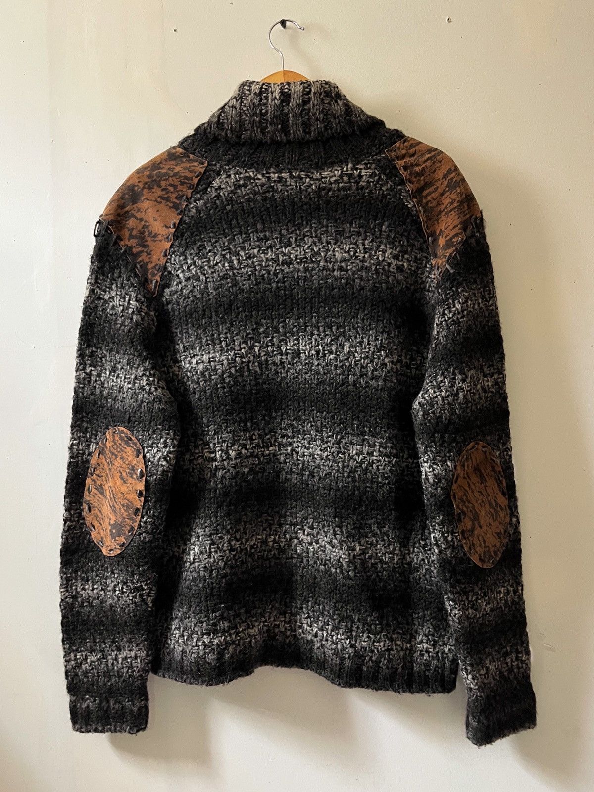 Roberto Cavalli Class roberto cavali tiger leather patch sweater Size US L / EU 52-54 / 3 - 6 Thumbnail