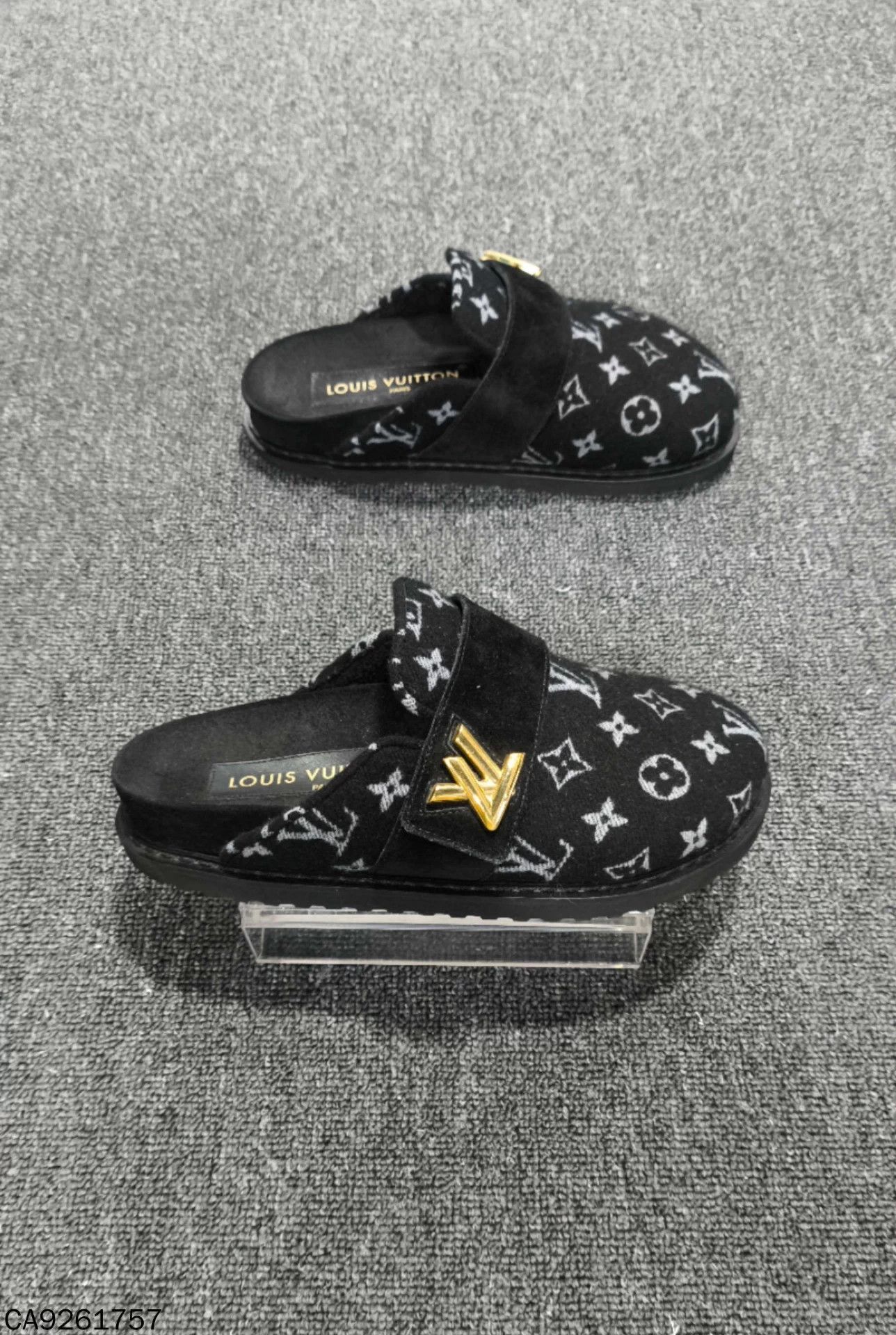 Louis Vuitton Louis Vuitton black all over print 98 New 37 sneakers Size US 6 / IT 36 - 3 Thumbnail