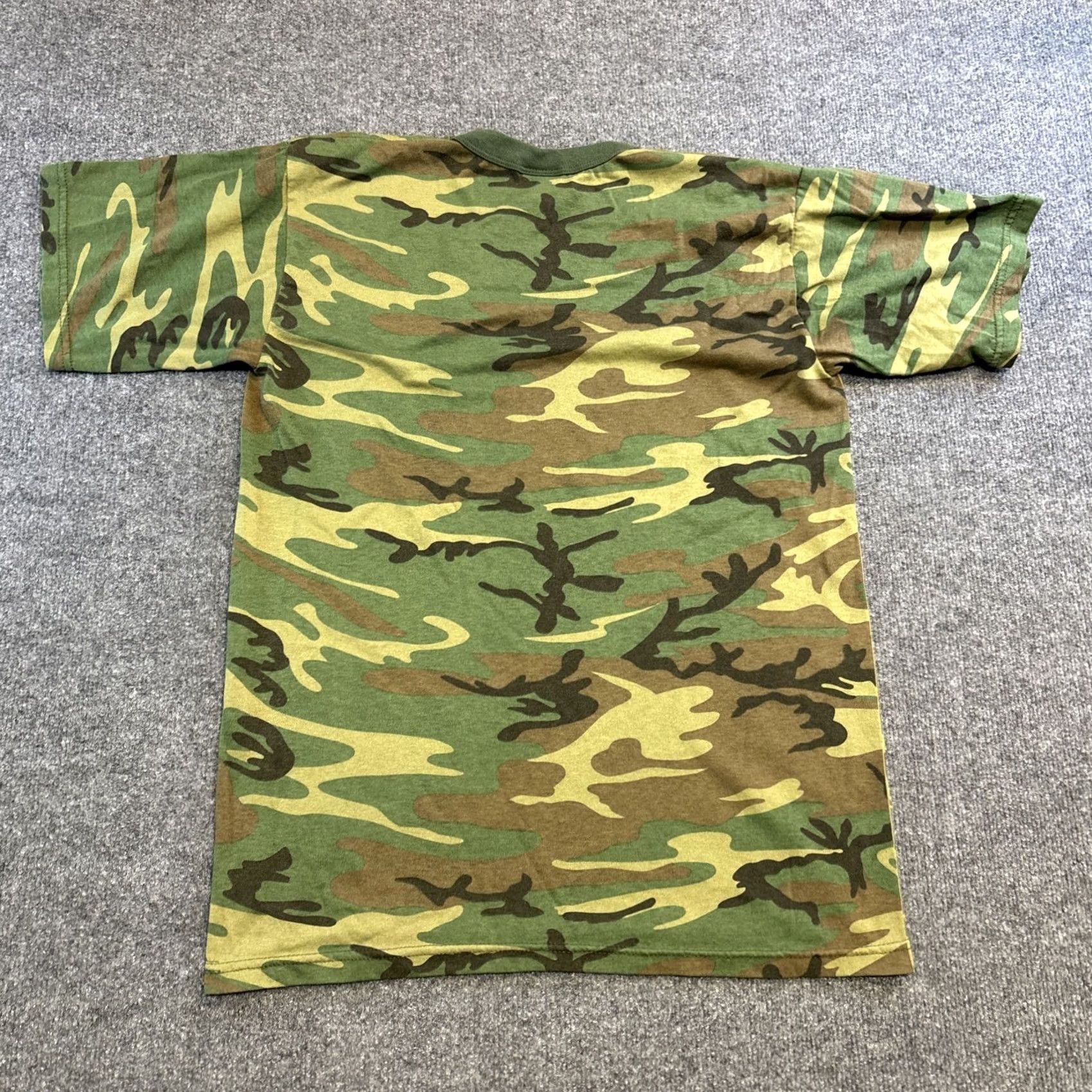Rothco Rothco Camouflage T-shirt Short Sleeve Woodland Men’s Large Green L Mens Regular Size T-Shirt Size US L / EU 52-54 / 3 - 4 Thumbnail