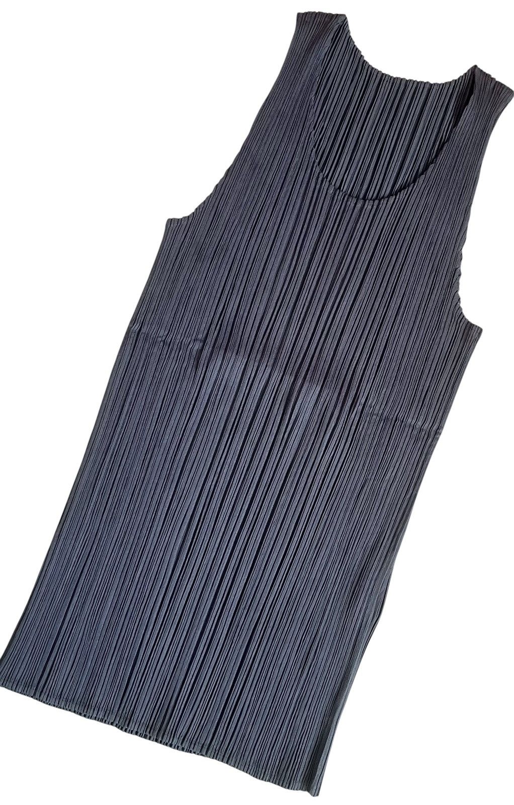 Pleats Please Issey Miyake Vintage issey miyake pleats please grey tank top Size S / US 4 / IT 40 - 2 Thumbnail
