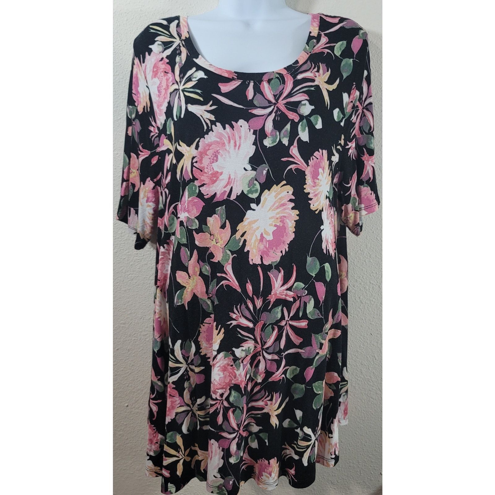 Other Lane Bryant Black Pink Floral Print Top 14 16 Lightweight Size XL / US 12-14 / IT 48-50 - 1 Thumbnail