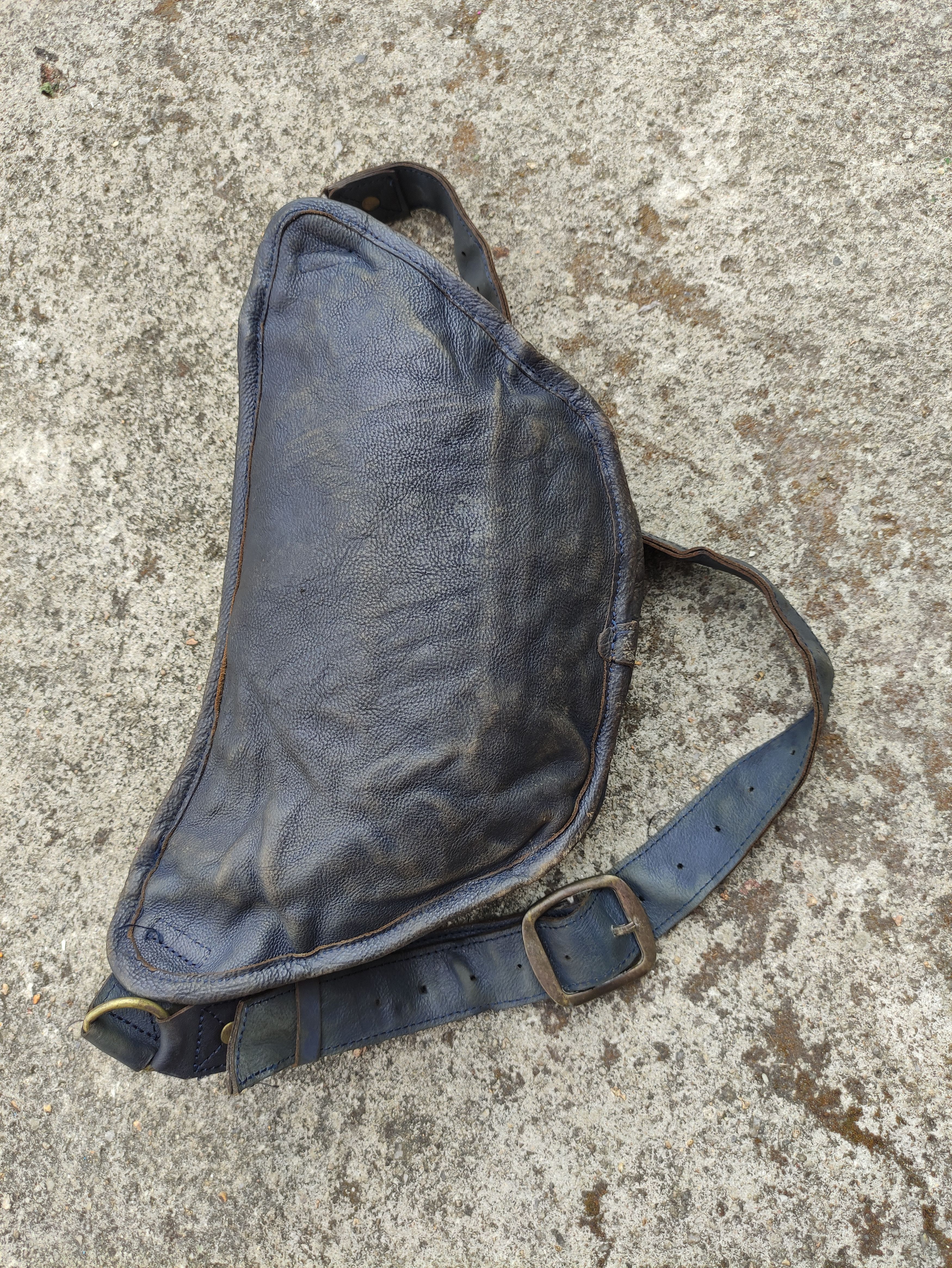 Japanese Brand GREEN LABEL RELAXING VINTAGE LEATHER WAIST BAG Size ONE SIZE - 4 Thumbnail
