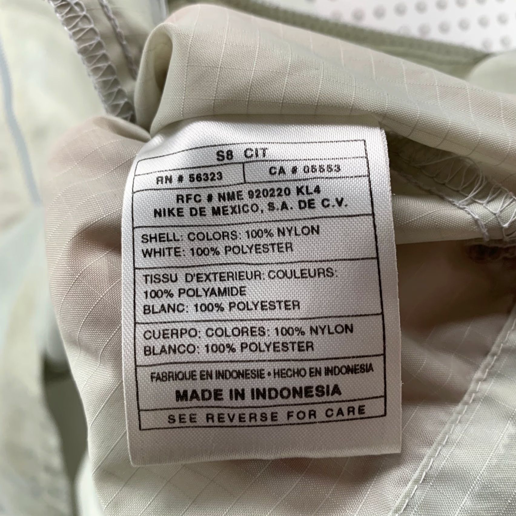 Nike VINTAGE Nike Windbreaker Jacket Mens 2XL Gray Lightweight Oversize Jacket Mens 2XL Gray Nike Windbreaker 90s Theme Mens Size US XXL / EU 58 / 5 - 5 Thumbnail