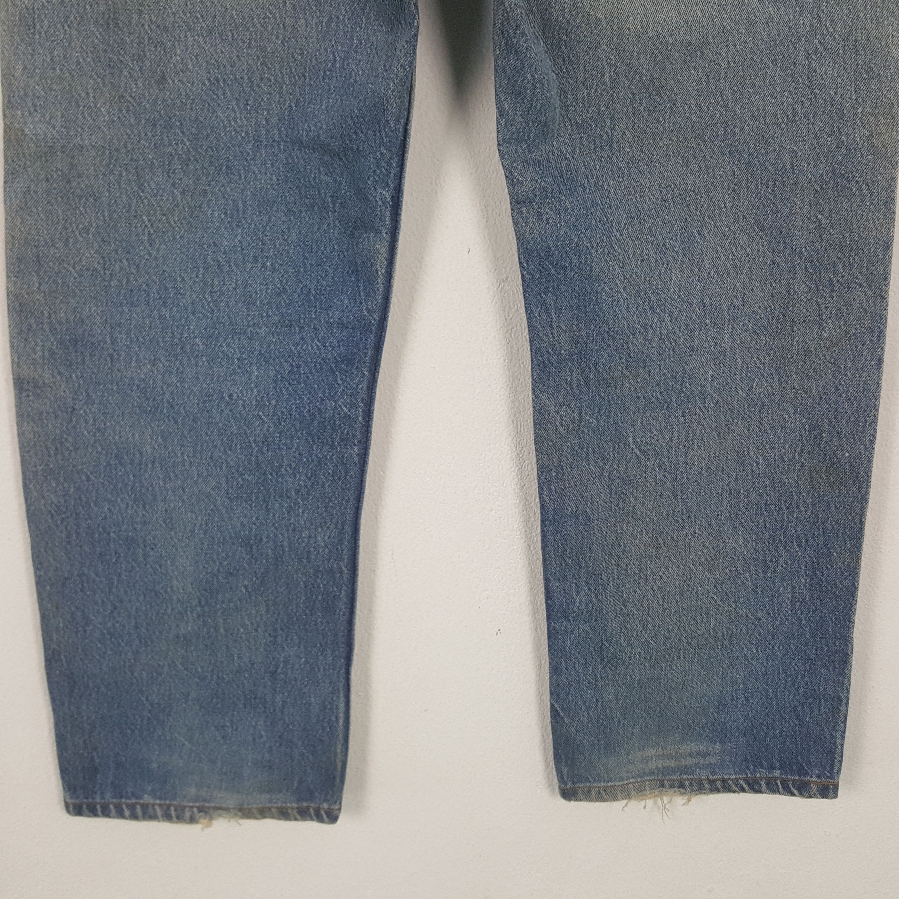 Levi's Vintage Clothing Vintage Levi's 501 Distressed Style Denim Jeans Size US 33 - 6 Thumbnail
