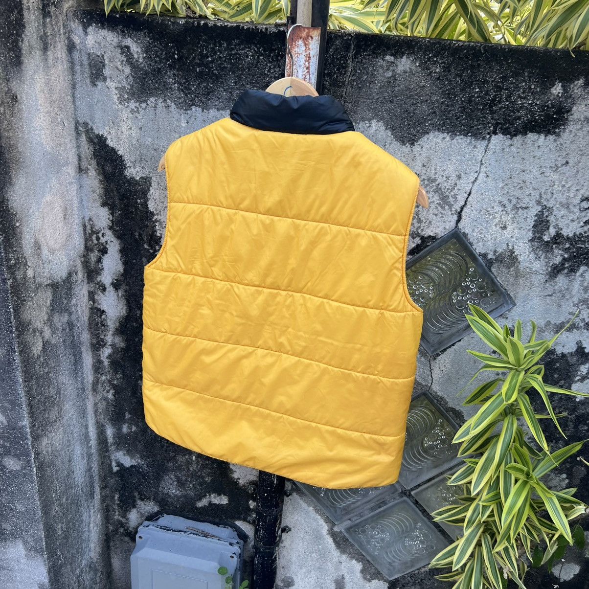 Kodak “VINTAGE” KODAK FILM PATCHES PHOTOGRAPHER PUFFER VEST Size US M / EU 48-50 / 2 - 10 Thumbnail