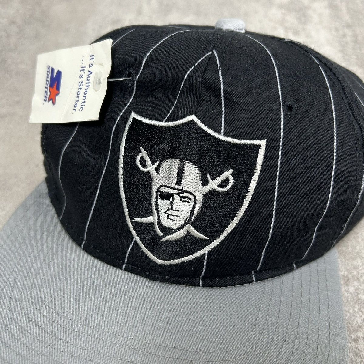 NFL × Starter × Vintage DS 90s LOS ANGELES RAIDERS STARTER PINSTRIPE SNAPBACK HAT Size ONE SIZE - 2 Thumbnail