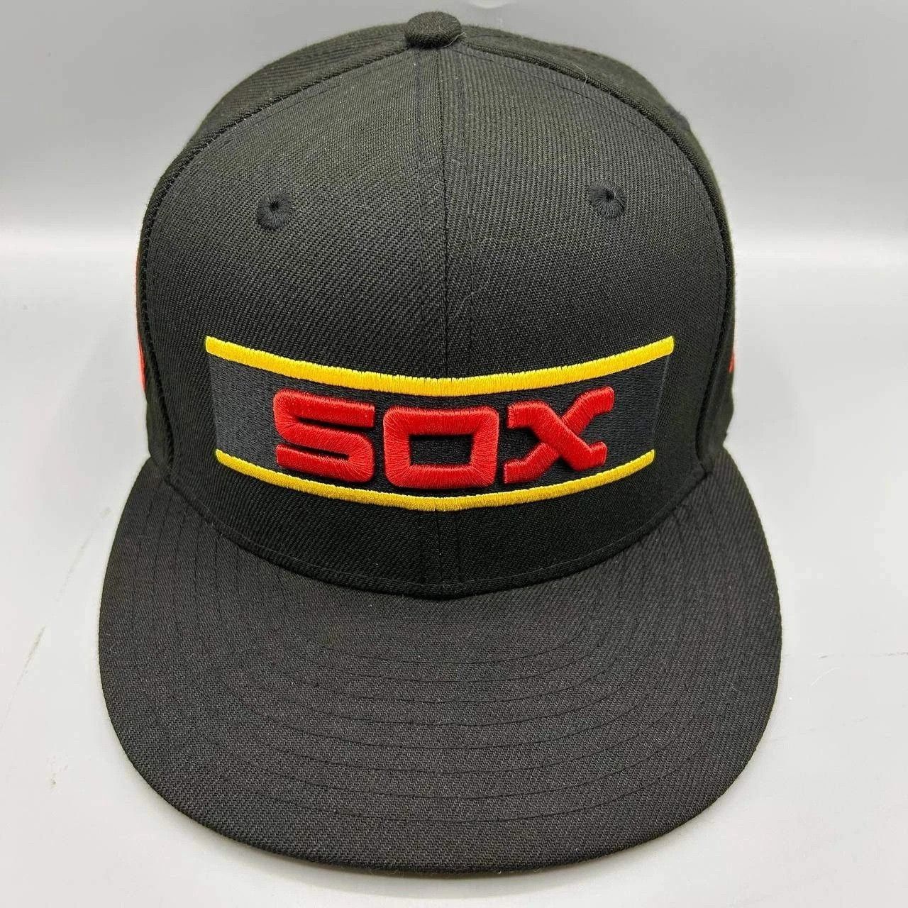 New Era Chicago White Sox Hat Men 7 3/8 Black Yellow MLB Fitted Cap Size ONE SIZE - 1 Thumbnail