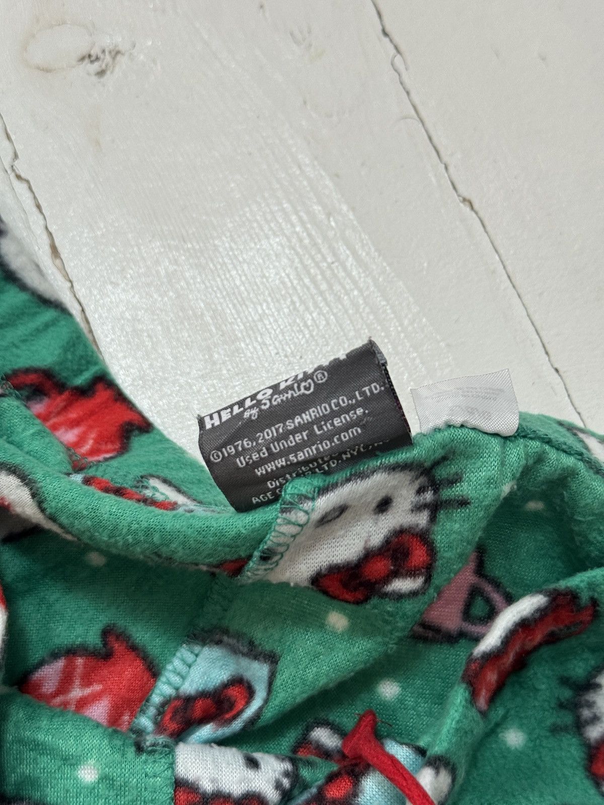 Cartoon Network VINTAGE HELLO KITTY MONOGRAM MERRY CHRISTMAS PAJAMA PANTS Size 32" / US 10 / IT 46 - 7 Thumbnail