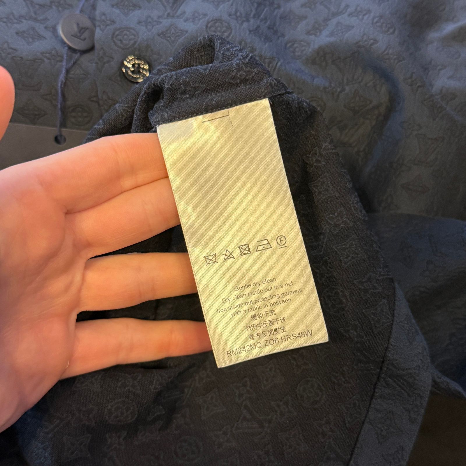 Louis Vuitton Louis Vuitton Mini Monogram Silk Blend Button Up T-Shirt Size XL / US 12-14 / IT 48-50 - 4 Thumbnail