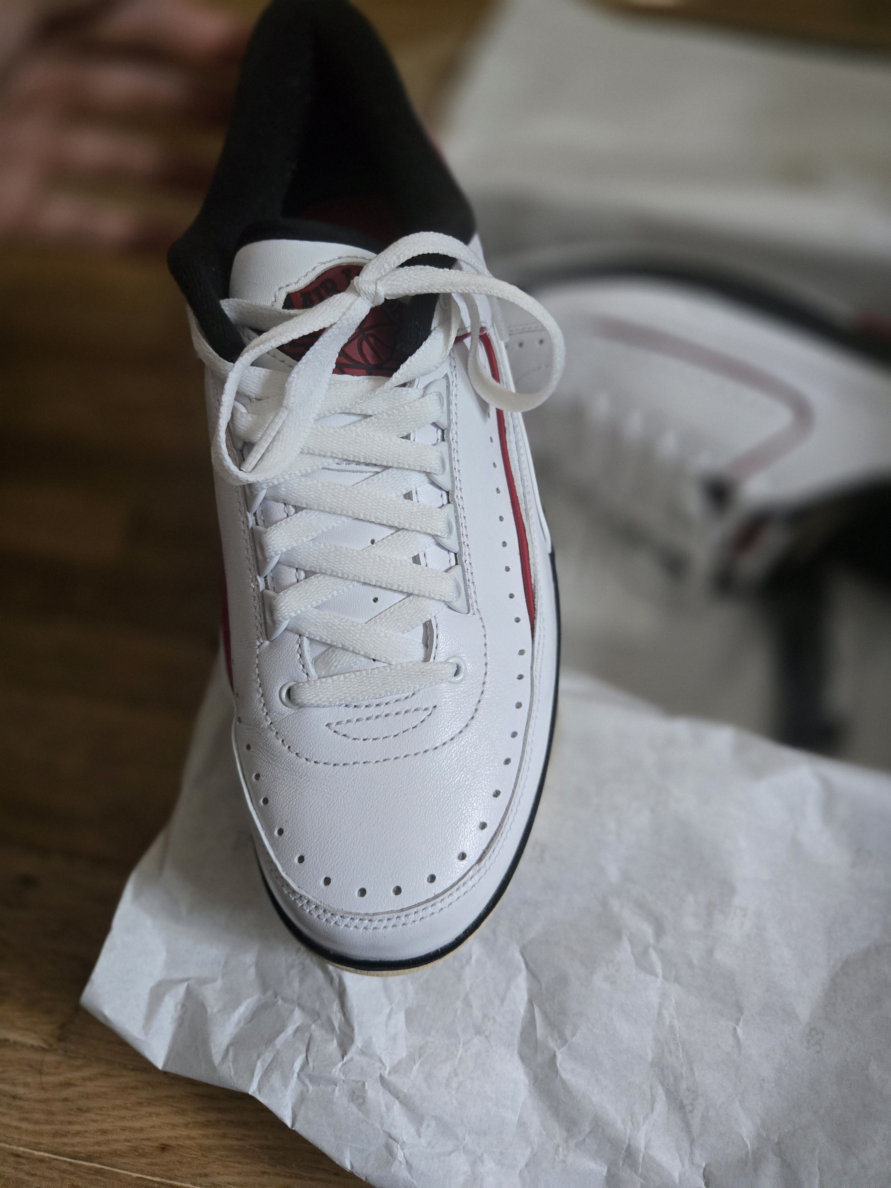 Jordan Brand Jordan 2 low retro Chicago Bulls Size US 10 / EU 43 - 2 Thumbnail