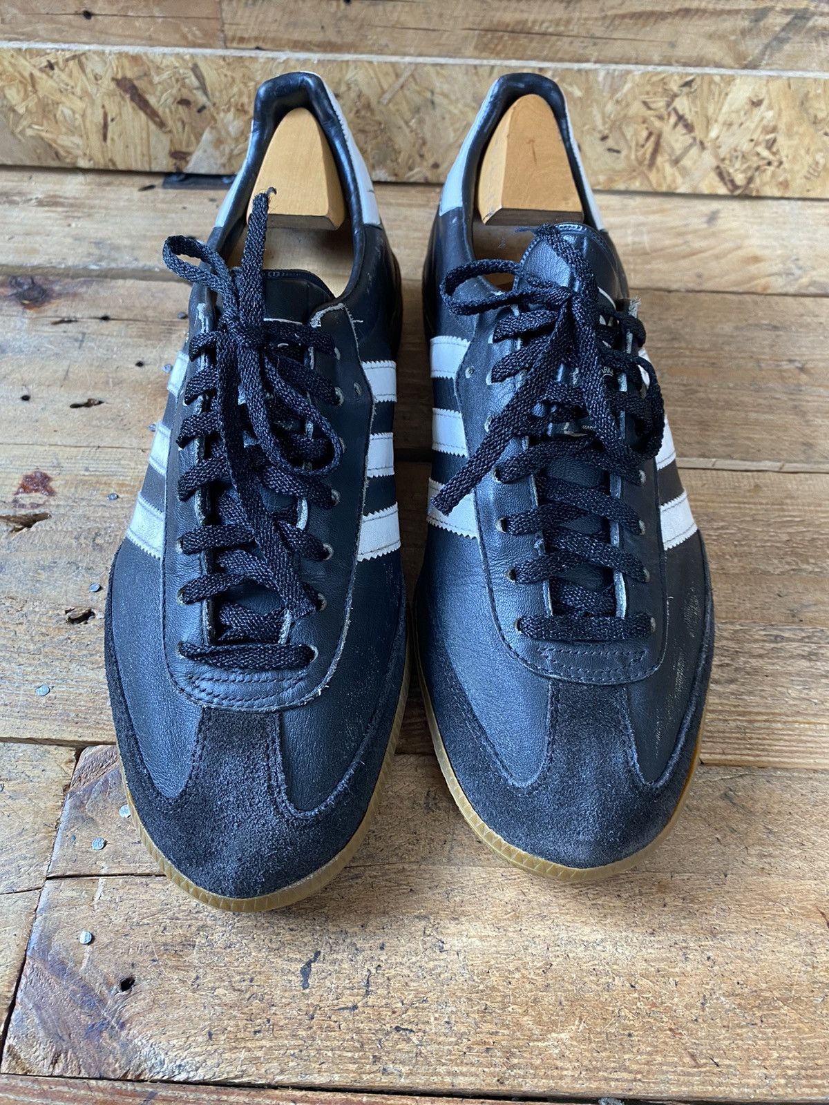 Vintage Vintage adidas samba made in yugoslavia uk sz 7 Size US 8 / EU 41 - 1 Thumbnail