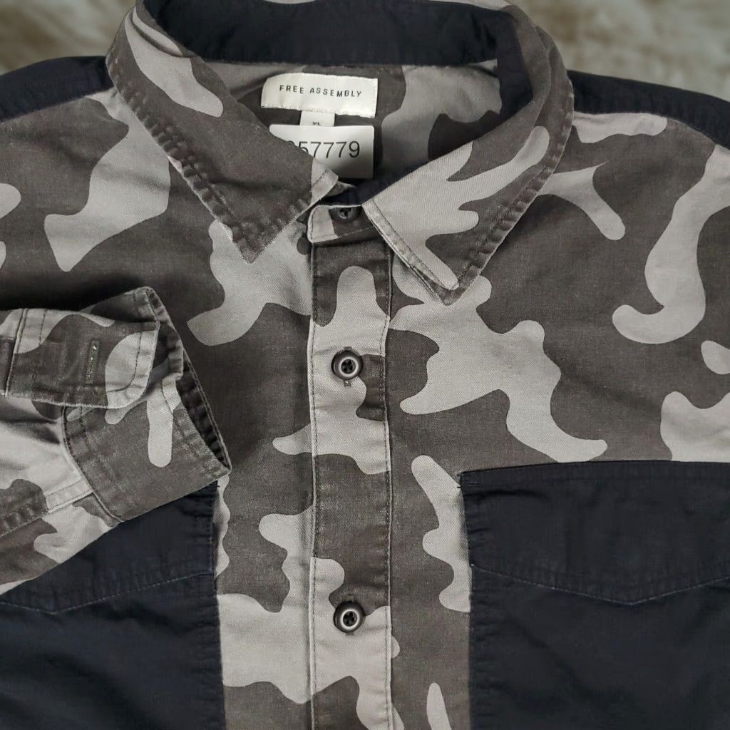 Vintage Free Assembly Shirt Mens XL Gray Camouflage Button-Up Long Sleeve Size US XL / EU 56 / 4 - 1 Thumbnail