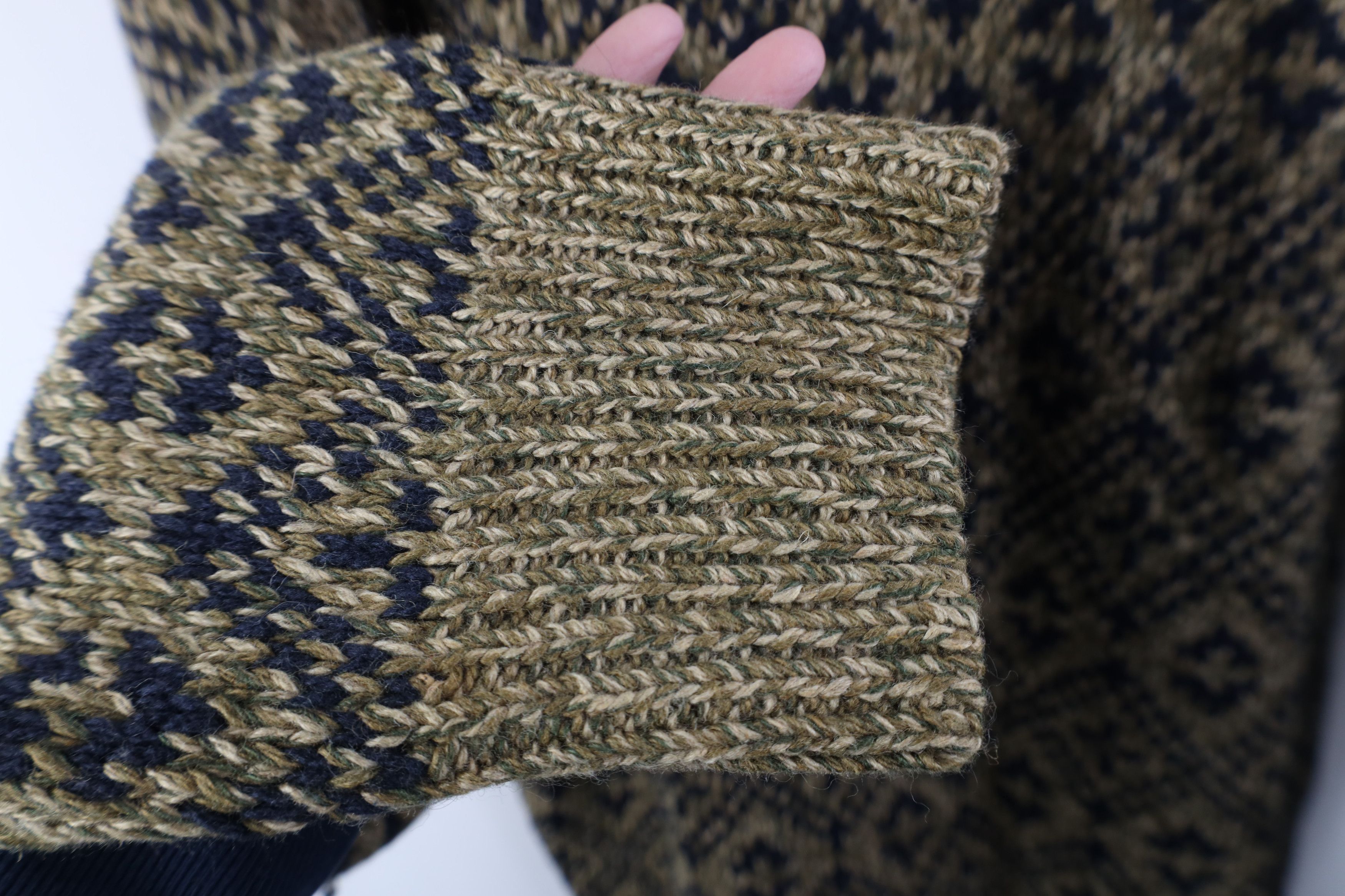 Vintage Vintage 90s Streetwear Blend Fair Isle Knit V-Neck Sweater Size US XL / EU 56 / 4 - 7 Thumbnail