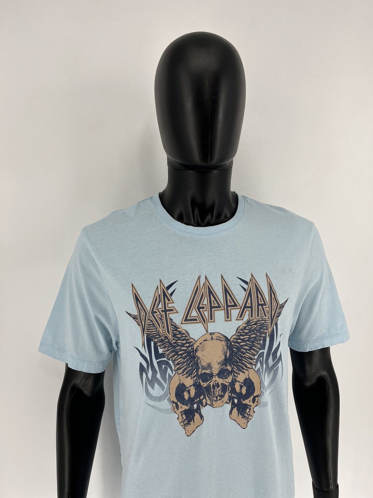 Band Tees × Def Leppard × Vintage Vintage Y2K Def Leppard Band Tee Size M Size US M / EU 48-50 / 2 - 3 Thumbnail