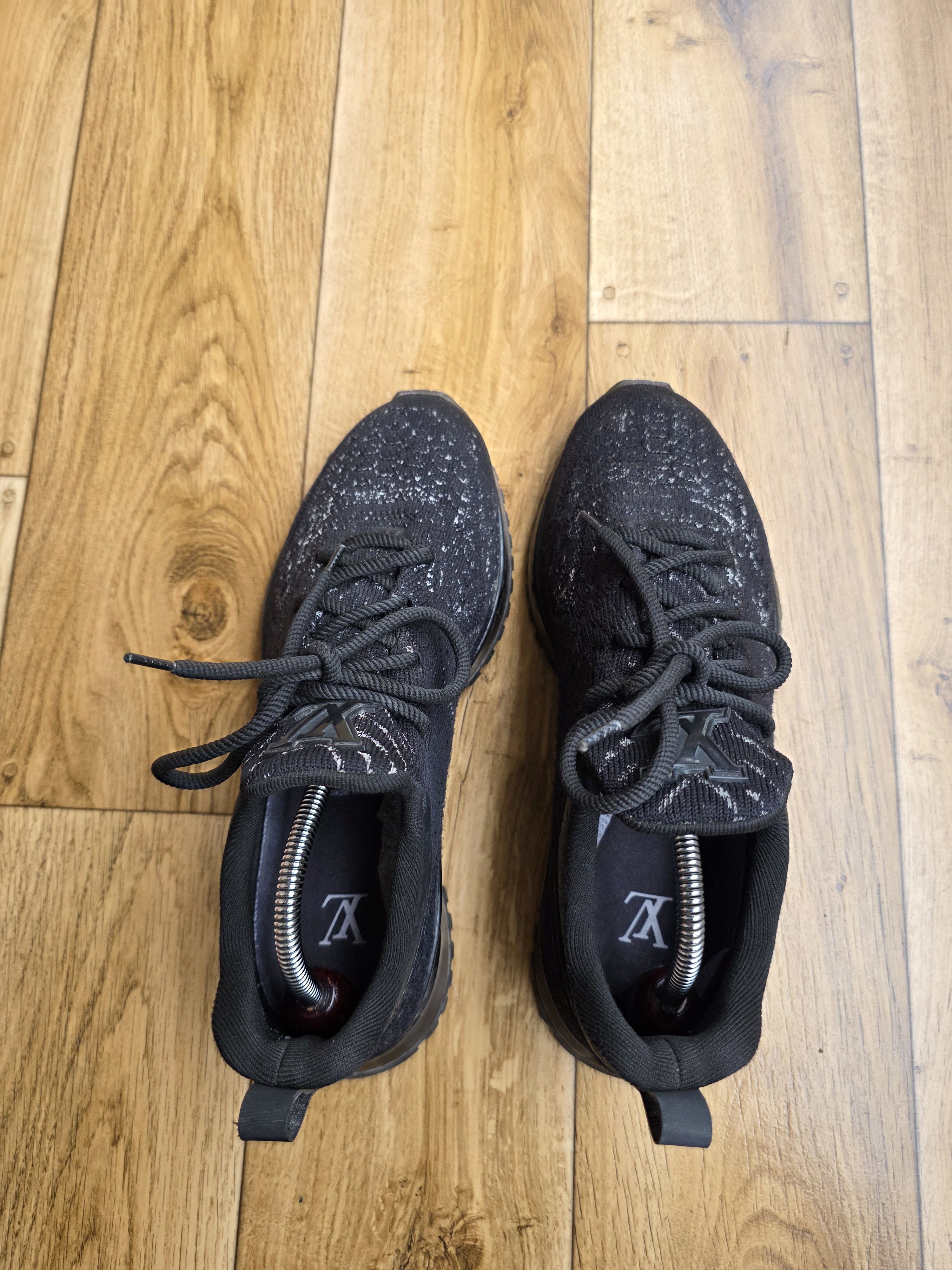 Louis Vuitton LOUIS VUITTON V.N.R KNIT SNEAKERS Size US 10 / EU 43 - 4 Thumbnail