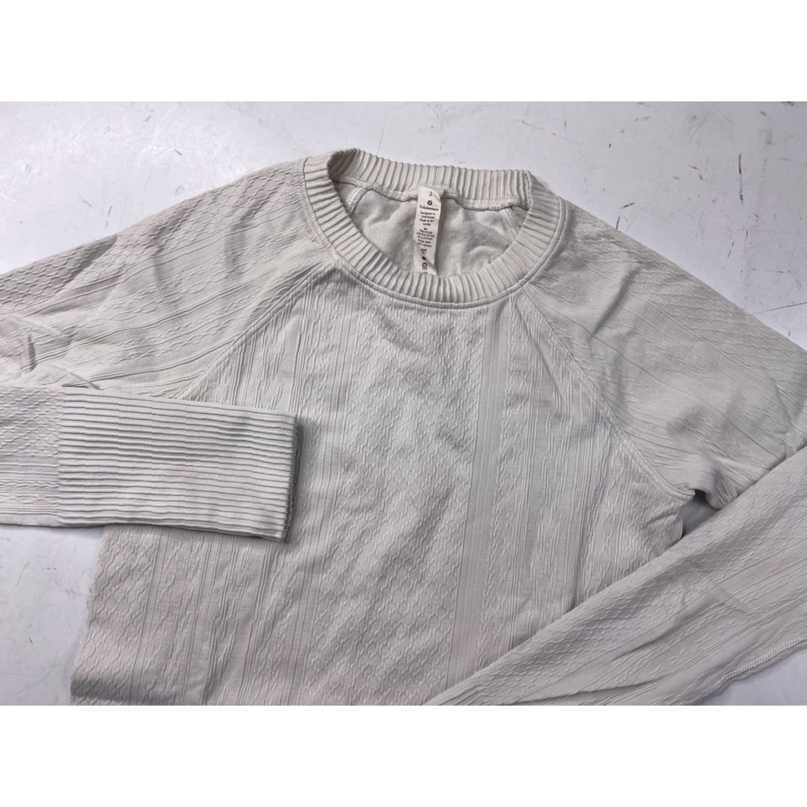 Lululemon Lululemon Textured Rest Less Pullover Long Sleeve Shirt White Size 2 Women Size XS / US 0-2 / IT 36-38 - 2 Thumbnail