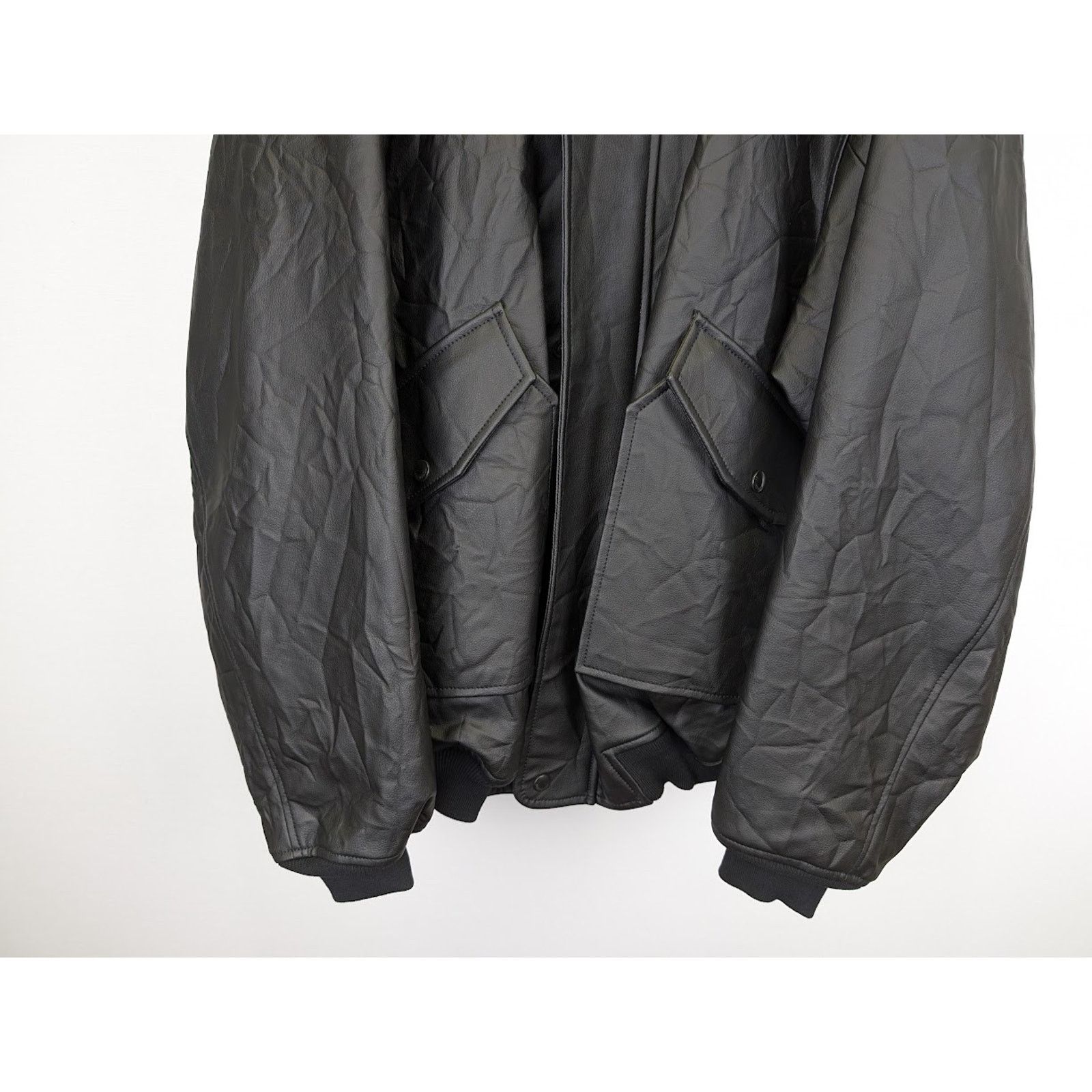 Balenciaga o1rshd1 Leather Grainy Worn Out Bomber in Black Size US M / EU 48-50 / 2 - 3 Thumbnail