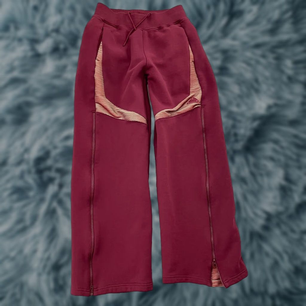 Nike VINTAGE Nike Air Jordan Pants Women’s Small Red Engineered Fleece Sweatpants S Wide-Leg Jumpman Athletic Pants Womens Small Red Size 28" / US 6 / IT 42 - 1 Thumbnail
