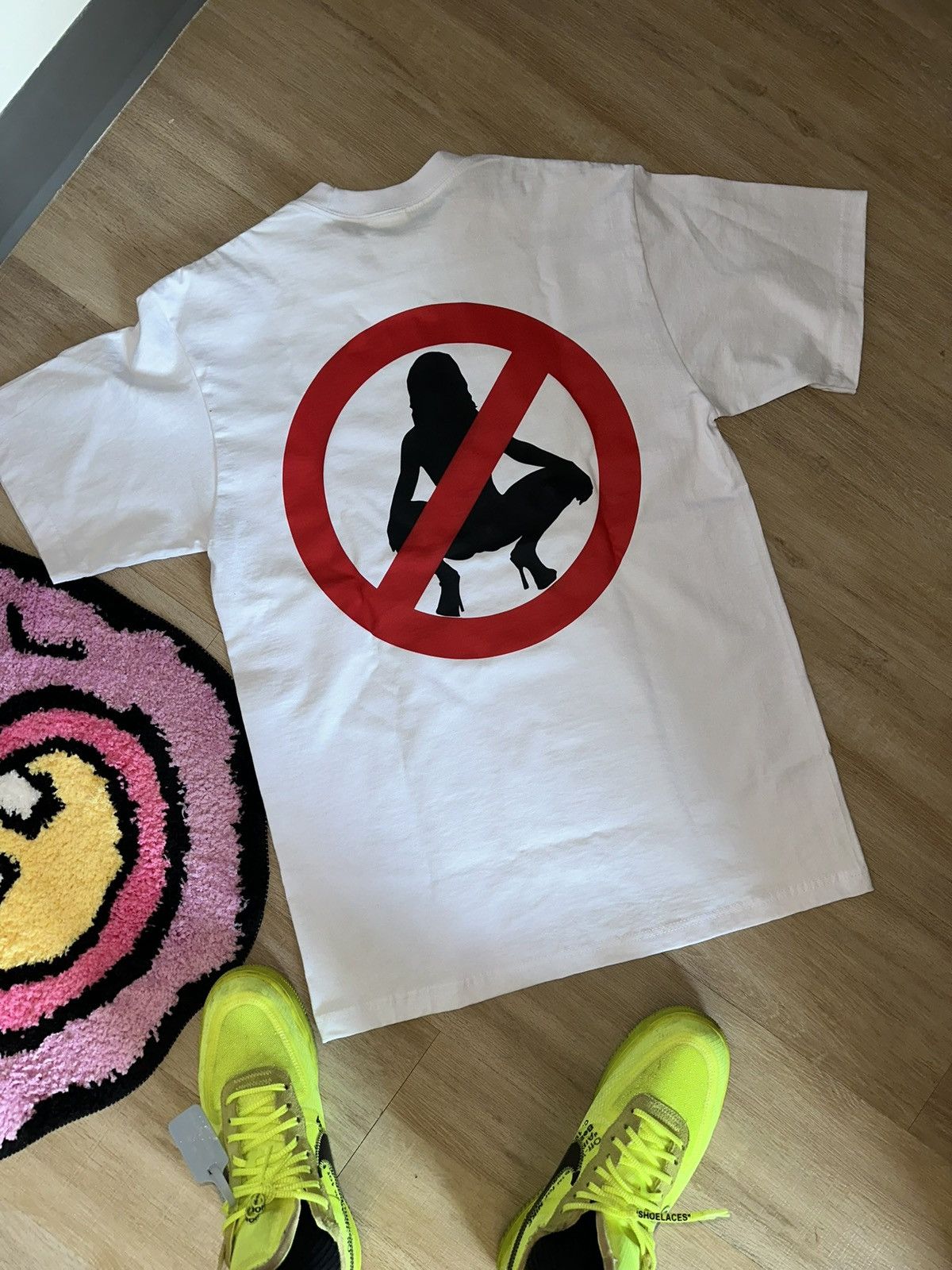 Vintage “Hell is hot don’t be a thot” streetwear tee Size US L / EU 52-54 / 3 - 2 Thumbnail