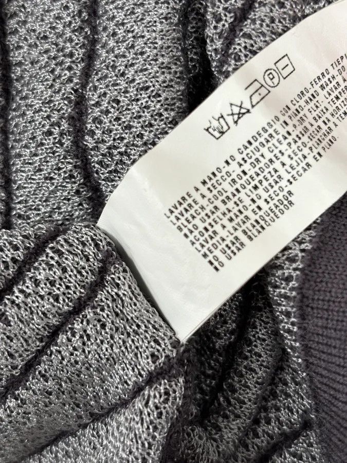 Armani Collezioni 2000s Armani Collezioni Grey Savage V Neck Polo Longsleeves Size US M / EU 48-50 / 2 - 10 Thumbnail