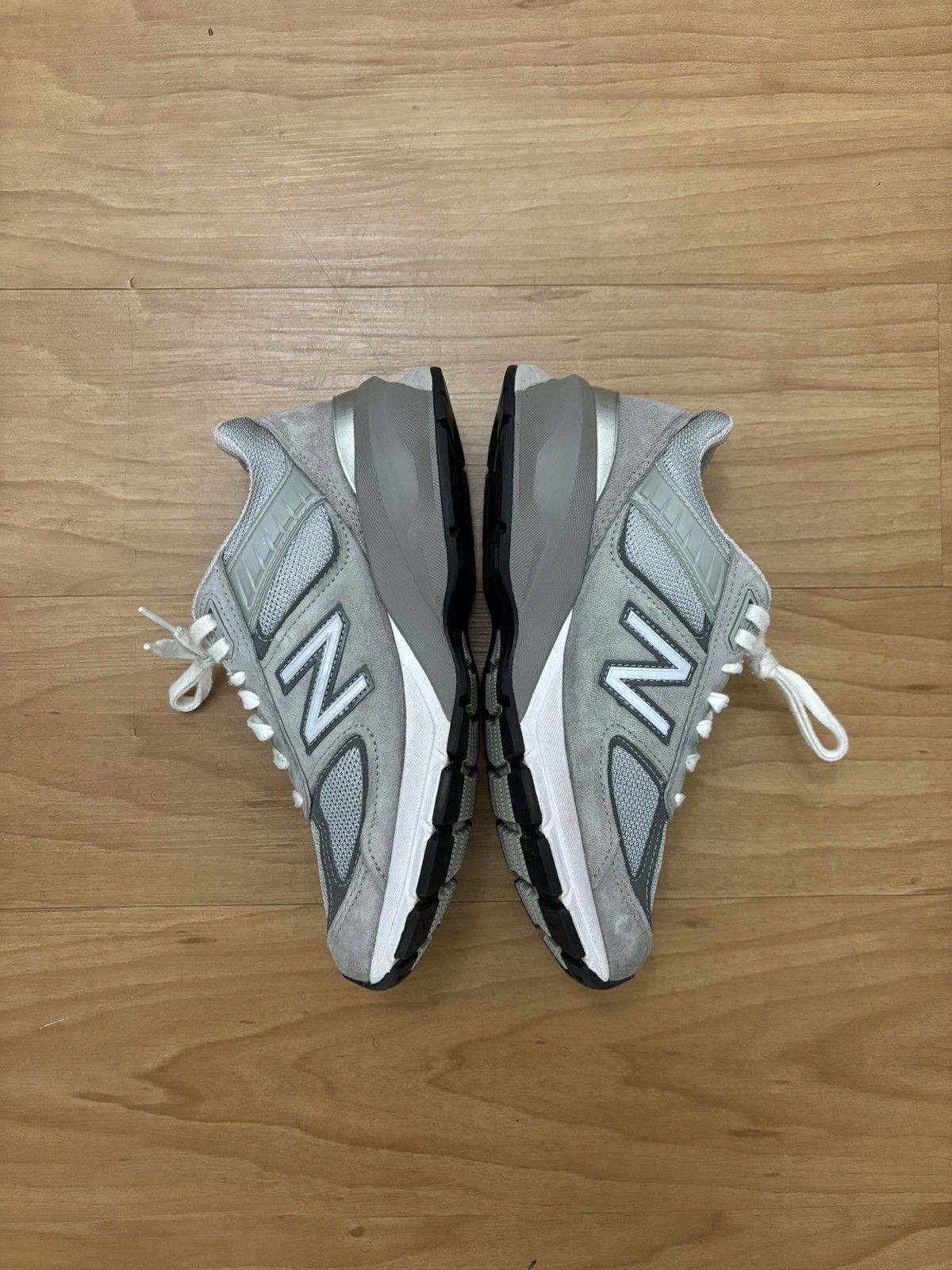 New Balance 💨 New Balance 990v5 Grey WMNS (Sz 7.5) Size US 7.5 / IT 37.5 - 3 Thumbnail