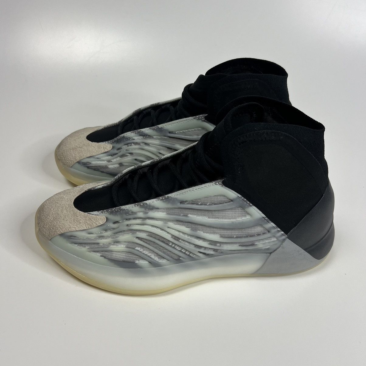 adidas gazelle silver green womens YEEZY Quantum Basketball Sneakers (9) – Holy Thrift