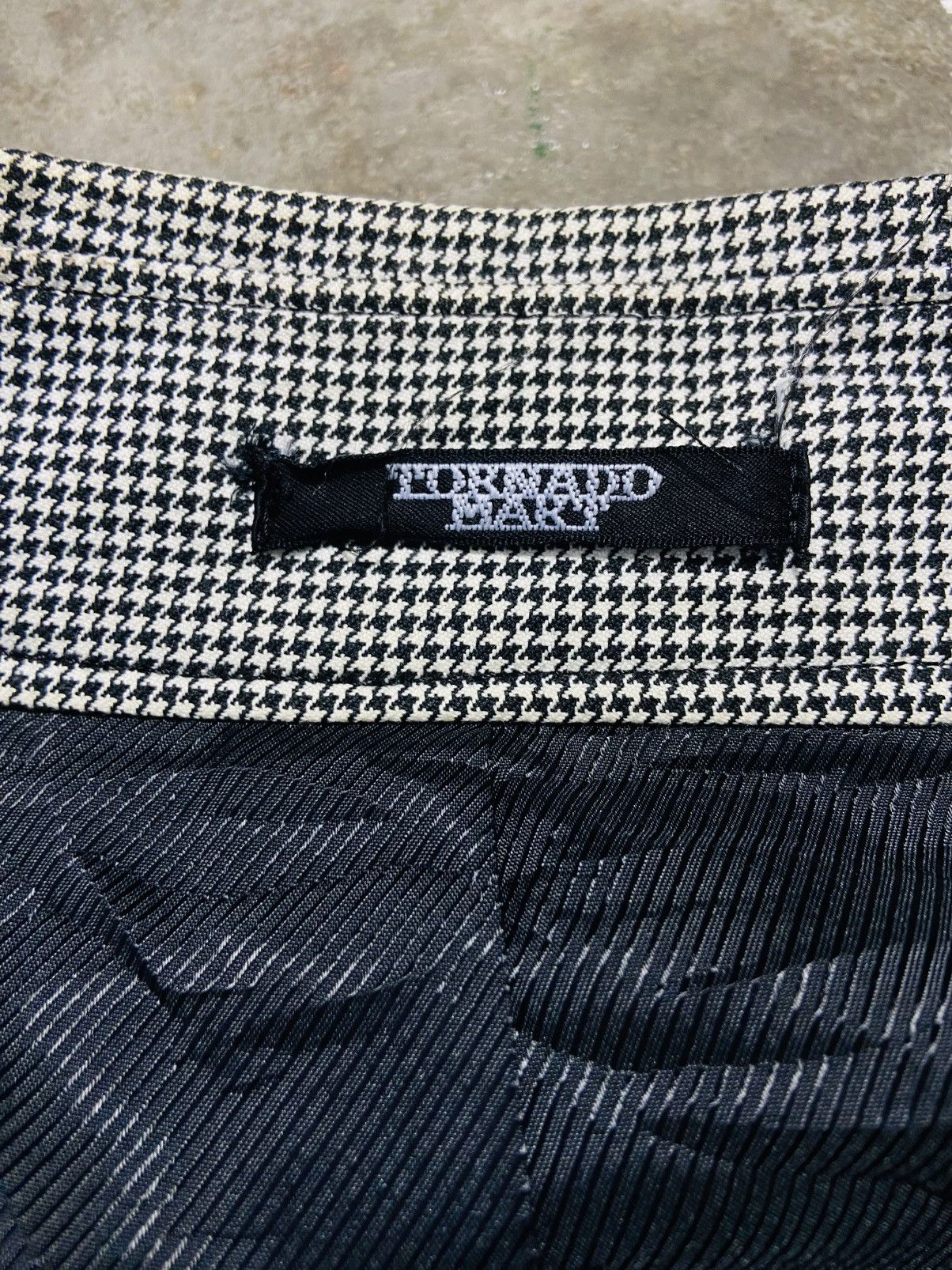 Tornado Mart Vintage Tornado Mart Houndstooth Trench Coat Size US M / EU 48-50 / 2 - 11 Thumbnail