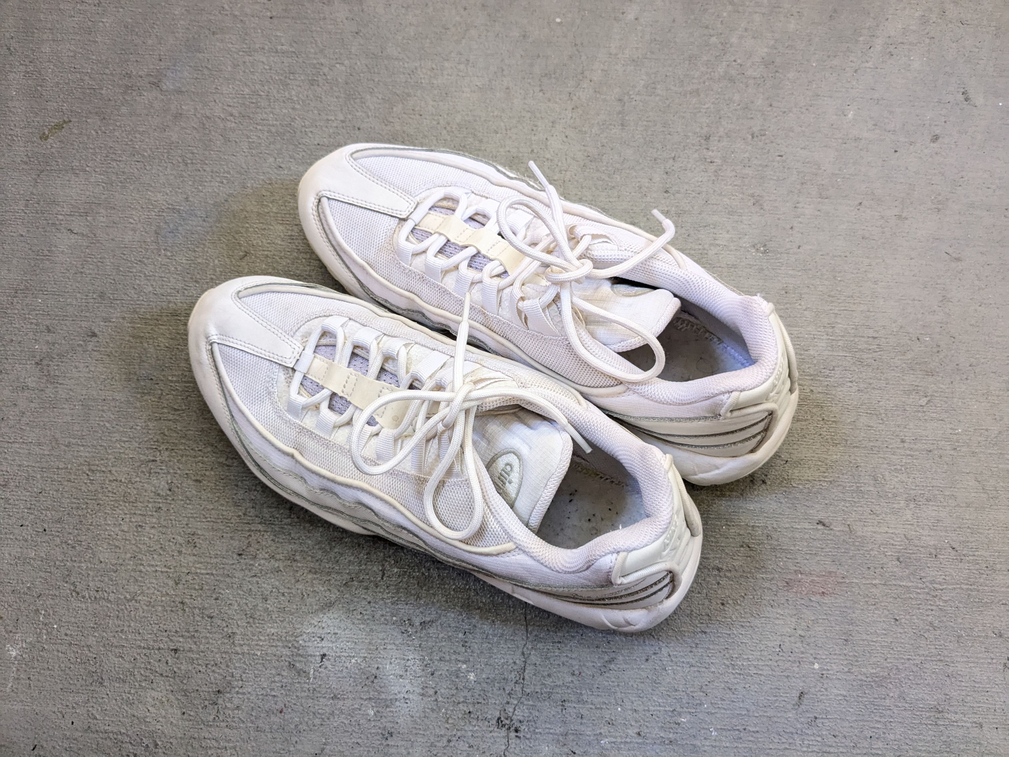 Nike Nike Air Max 95 Essential Triple White Size 11.5 CT1268-100 Size US 11.5 / EU 44-45 - 11 Thumbnail