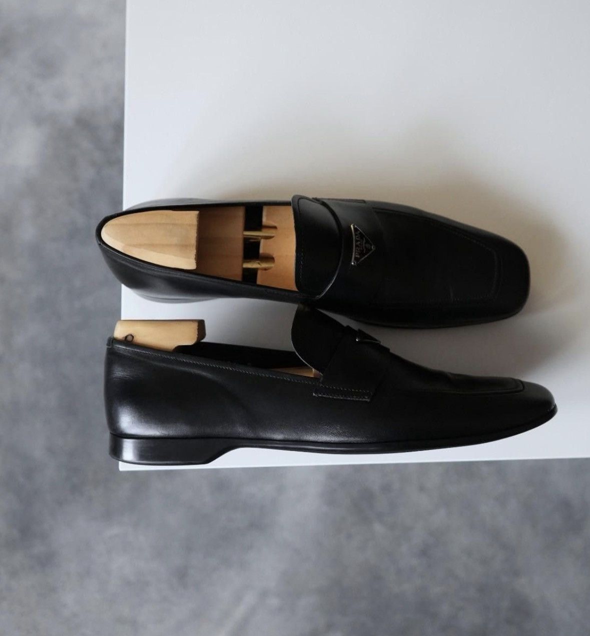 Prada PRADA Black Triangle Logo Leather Loafers EU 42 Size US 9 / EU 42 - 8 Thumbnail