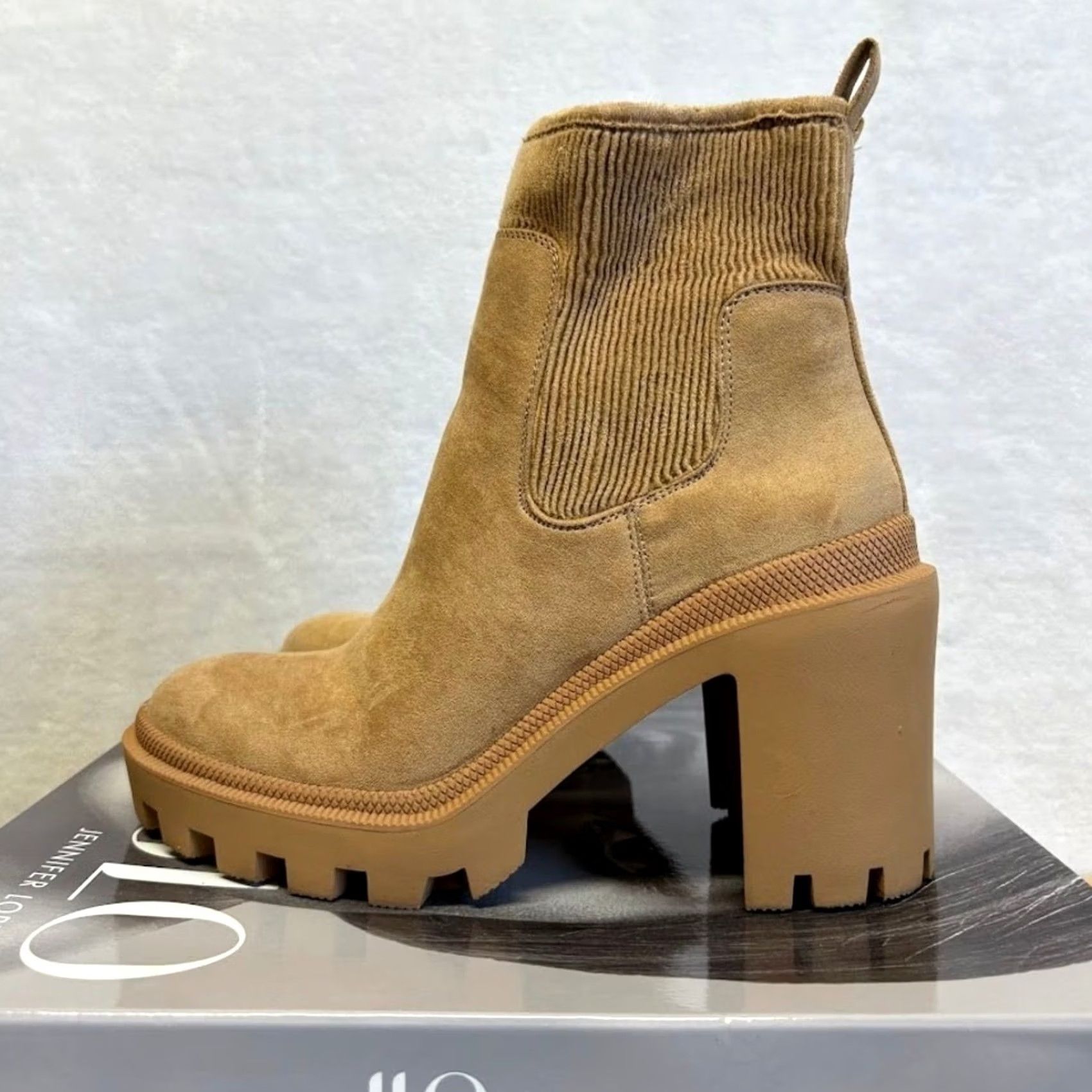 Vintage J.Lo Chelsea Boots Tan Suede Lug Sole Block Heel Y2K Ankle Booties Size 6.5 Size US 7 / IT 37 - 4 Thumbnail