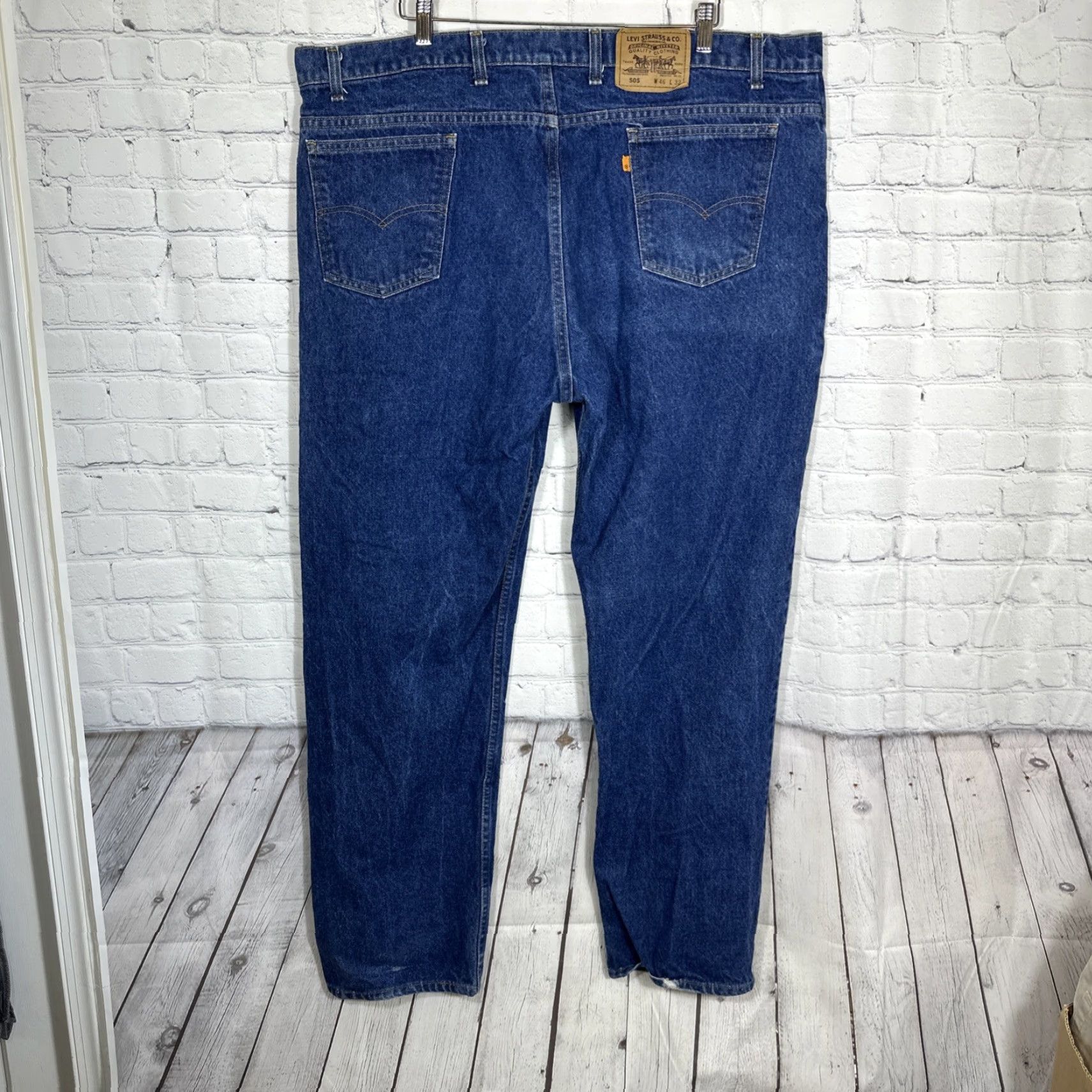 Levi's VINTAGE Levi’s 505 Jeans Mens 46x32 Regular Fit Straight Denim Orange Tab 80s Retro Hipster USA Cowboys College Rock Size US 30 / EU 46 - 7 Thumbnail