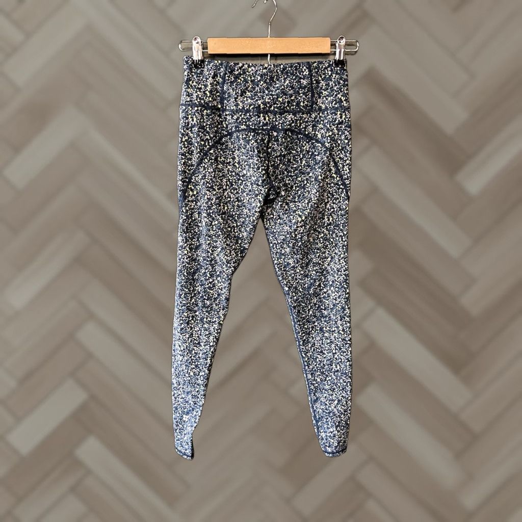 Sweaty Betty Sweaty Betty The Power Leggings Womens Small 7/8 Length Blue Floral Size 28" / US 6 / IT 42 - 1 Thumbnail