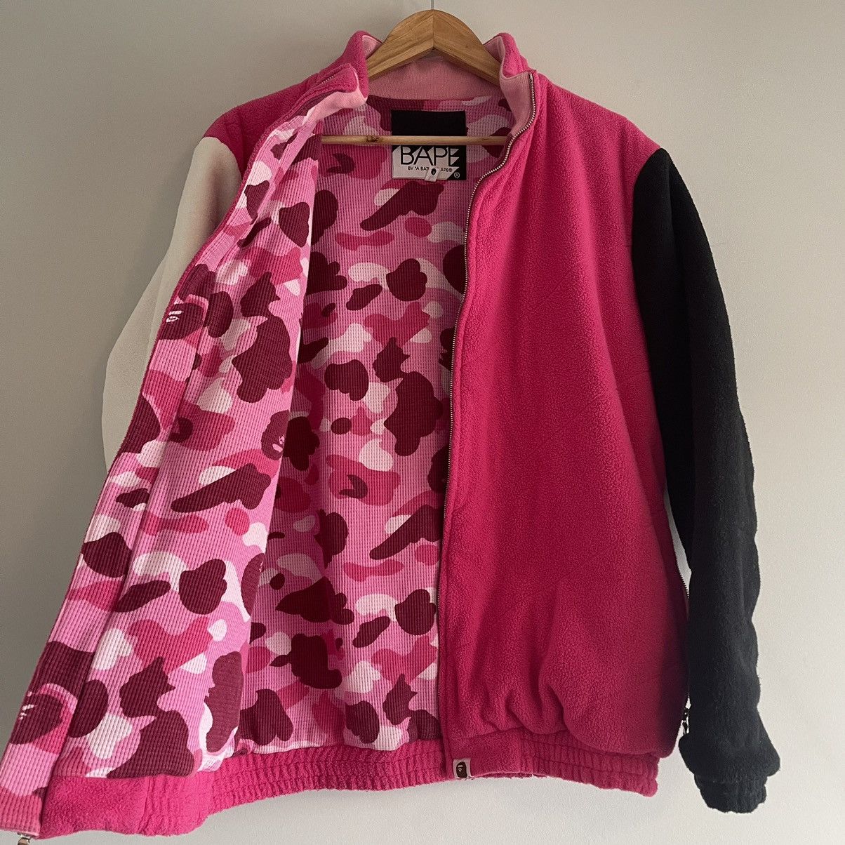 Bape × Nigo × Vintage OG Bape Pink Camo Thermal Fleece Jacket Size US L / EU 52-54 / 3 - 1 Thumbnail