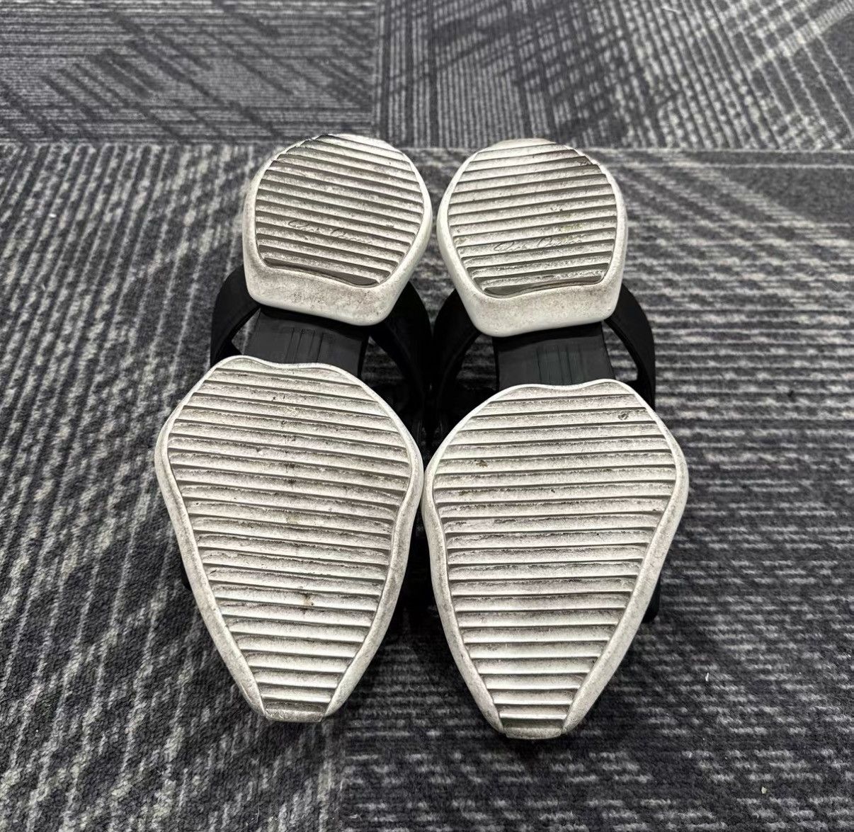Rick Owens Rick Owens x Adidas Tank Slides J42 Size US 8.5 / EU 41-42 - 6 Thumbnail