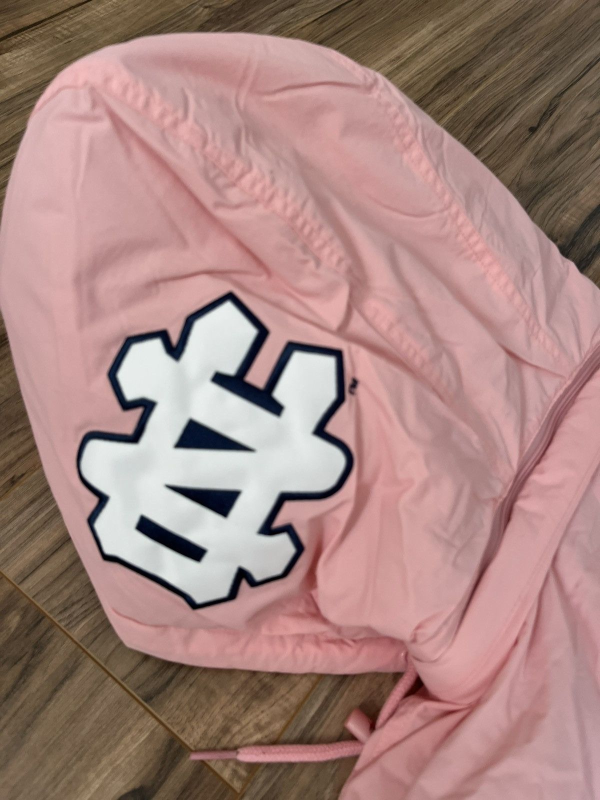 Mitchell & Ness × NCAA × Supreme Supreme Mitchell & Ness NCAA Hooded Stadium Jacket Size US L / EU 52-54 / 3 - 6 Thumbnail