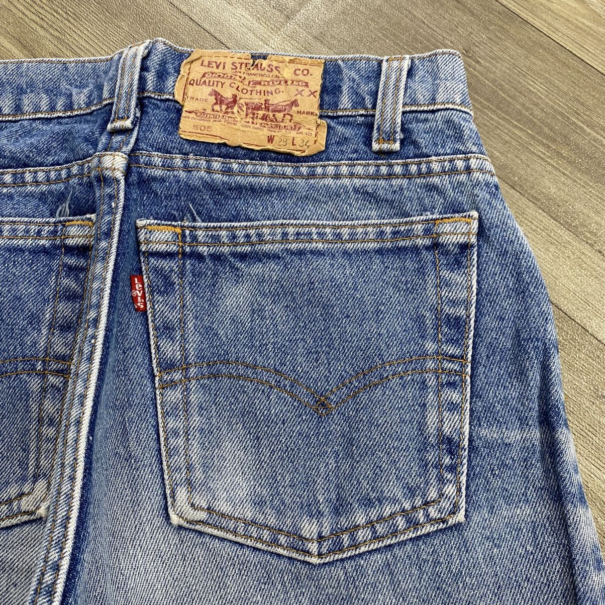 Levi's Vintage Clothing 1990s Vintage Levis 505 USA 28x34 Faded Blue Jeans Size US 28 / EU 44 - 16 Thumbnail