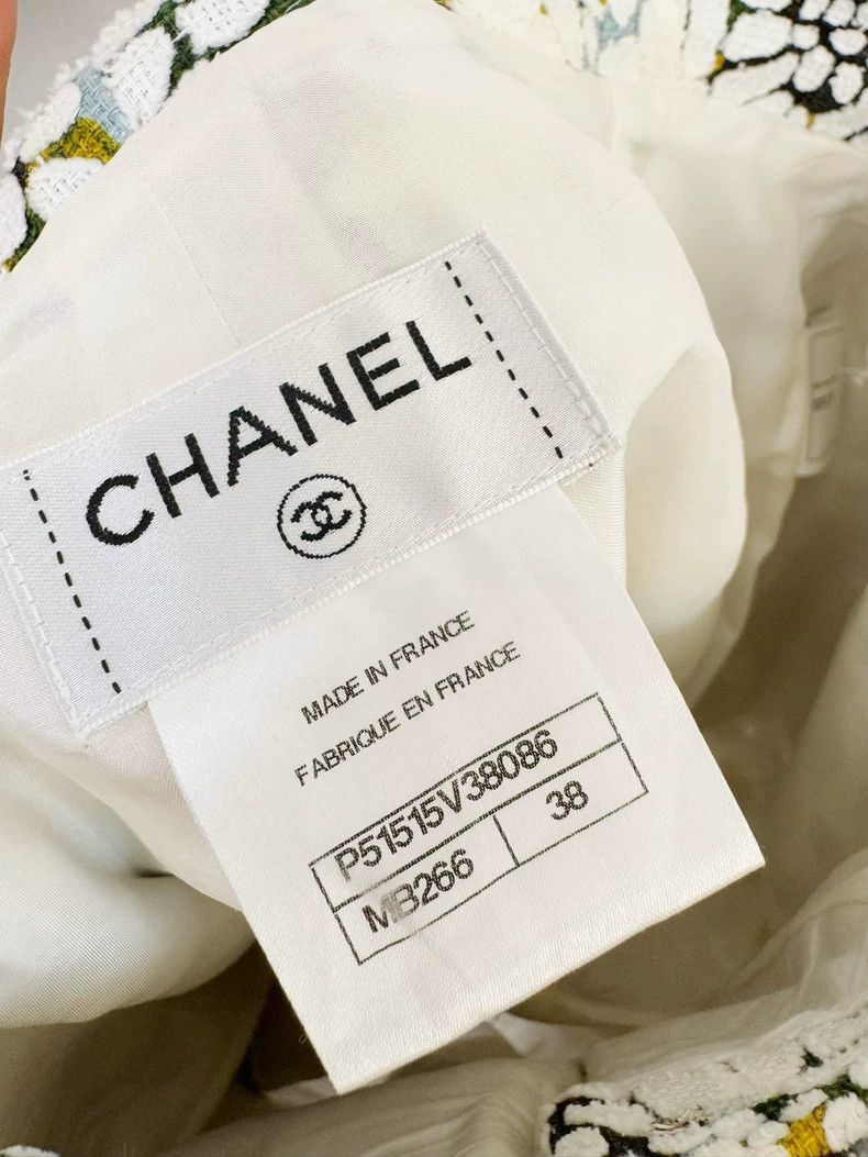 Chanel Chanel Floral Jacket and Shorts Set -2505 Size M / US 6-8 / IT 42-44 - 7 Thumbnail