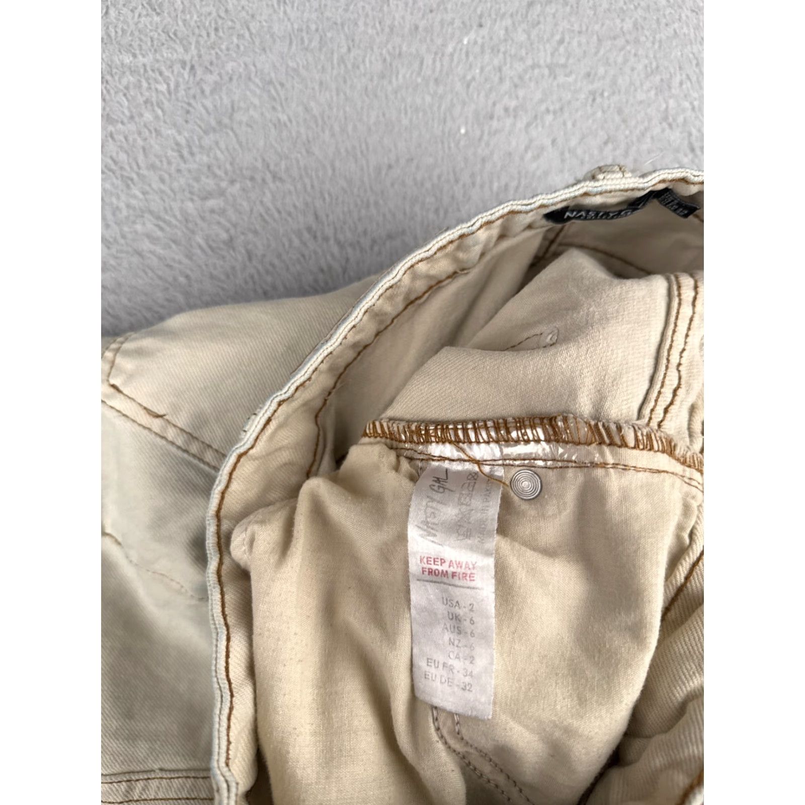 Nasty Gal Nasty Gal Jeans Women Beige Denim Wide-Leg 2 Mid Rise 24x30 Cotton Blend 5-Pocket Design Polyester? (note: avoid adding new info) Size 26" / US 2 / IT 38 - 7 Thumbnail