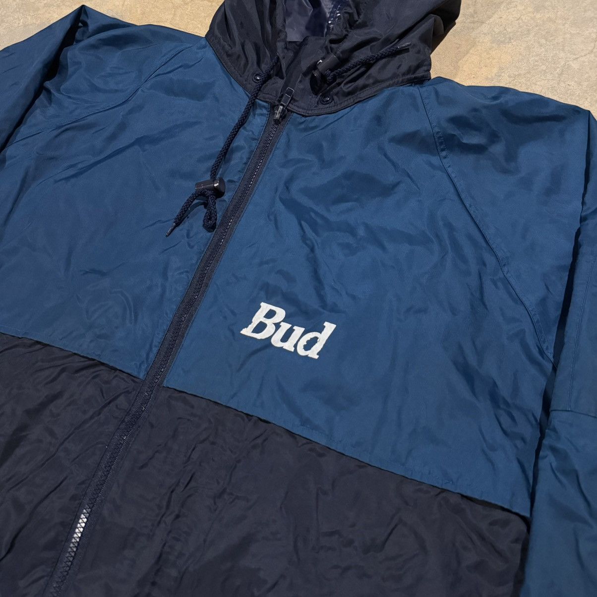 Vintage Vintage 1990s Budweiser King of Beers Taped Seam Jacket Size US XL / EU 56 / 4 - 4 Thumbnail