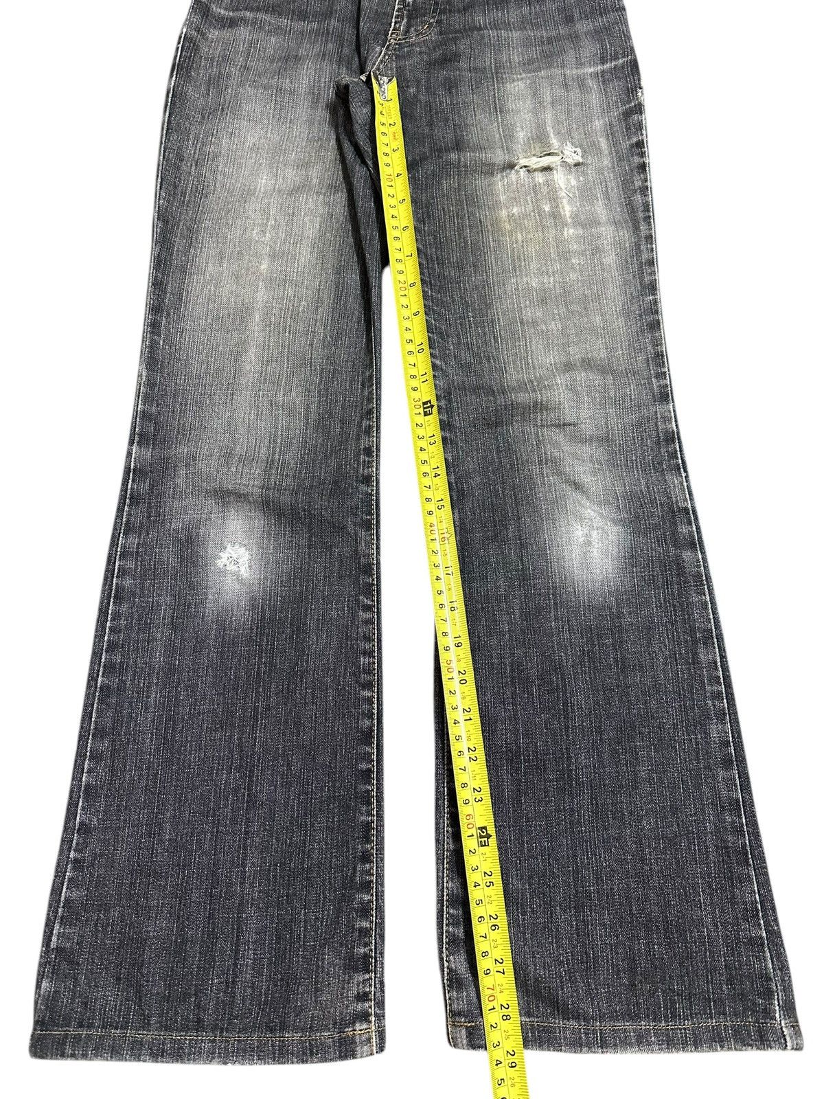 Uniqlo Vintage Japanese Uniqlo Faded Wash Distress Bootcut Jeans Size 27" / US 4 / IT 40 - 13 Thumbnail