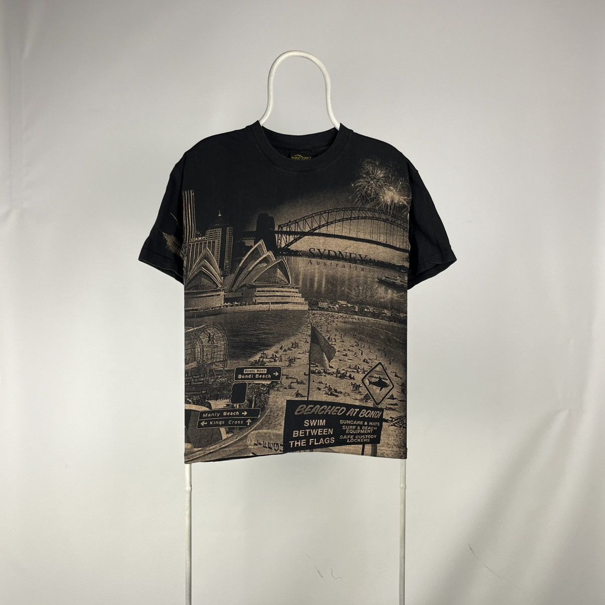 Band Tees Sydney Australia Full Beach Vintage Print T-shirt Size US S / EU 44-46 / 1 - 1 Thumbnail