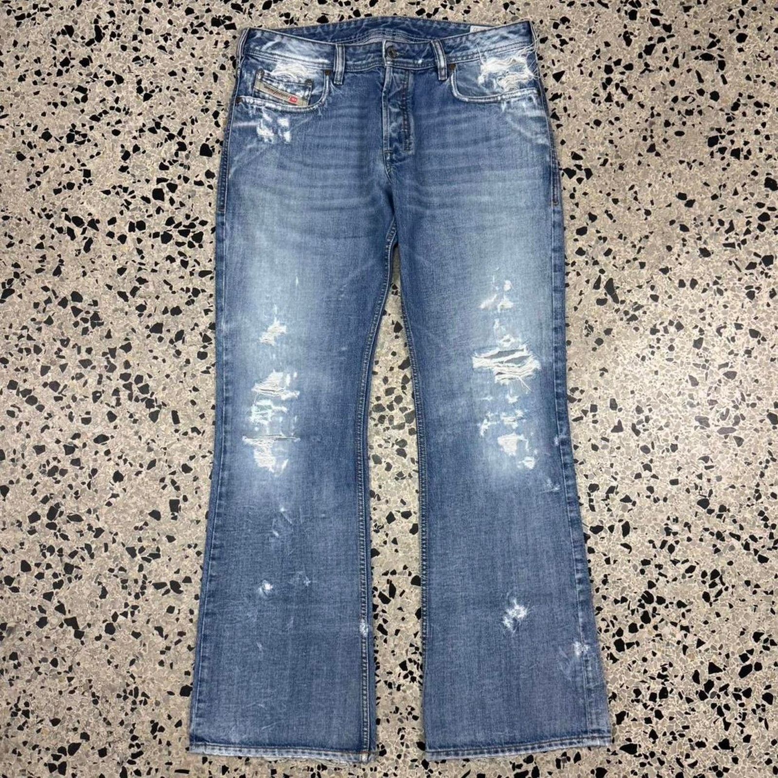 VINTAGE Y2K DIESEL INDUSTRY ZATHAN DISTRESSED DENIM JEANS: