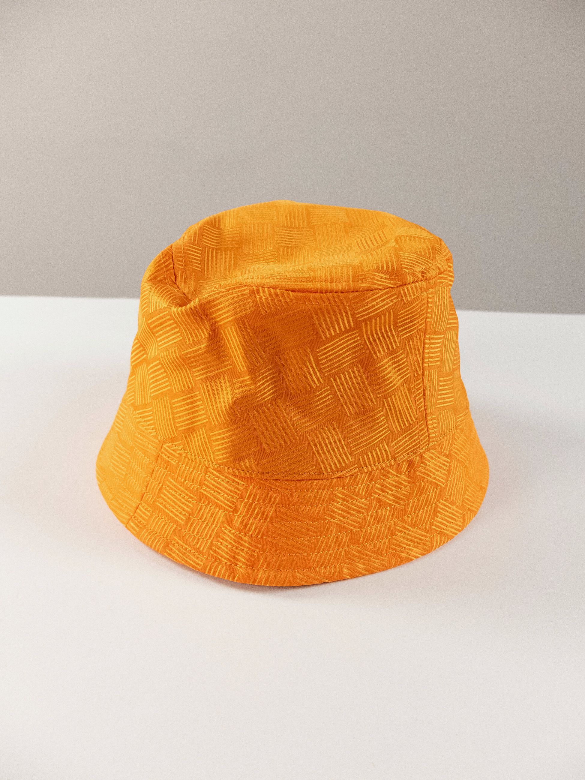 Bottega Veneta BOTTEGA VENETA intrecciato pattern orange bucket hat Medium Size ONE SIZE - 2 Thumbnail