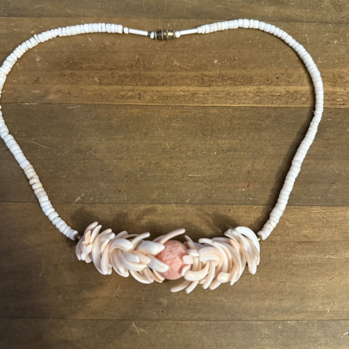 Vintage Vintage carved shell coral puka necklace Size ONE SIZE - 3 Thumbnail