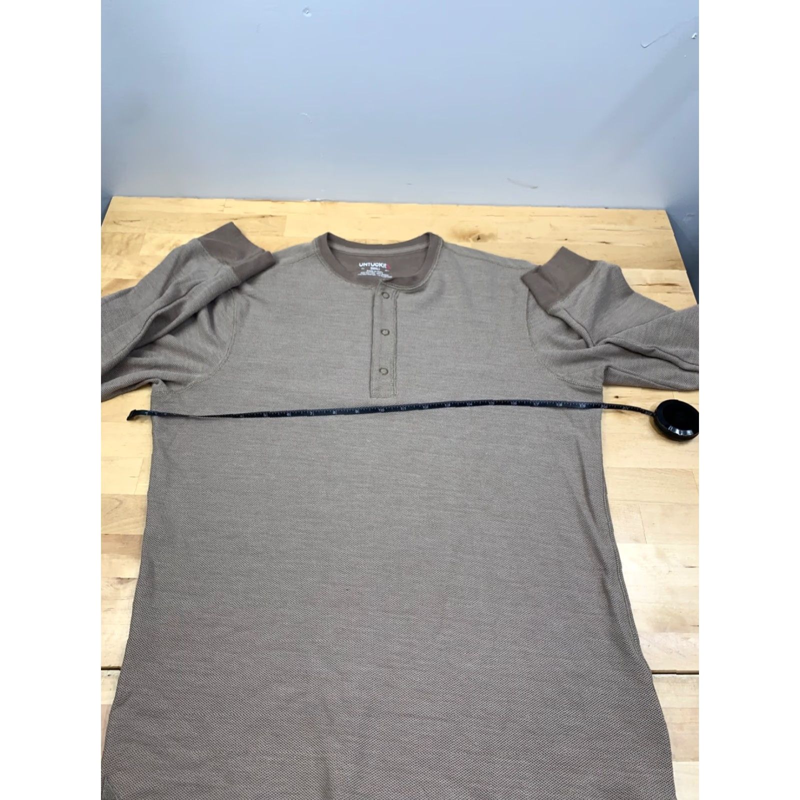 UNTUCKit UNTUCKit Long Sleeve Henley Shirt Mens S Brown Casual #8986 Size US S / EU 44-46 / 1 - 4 Thumbnail
