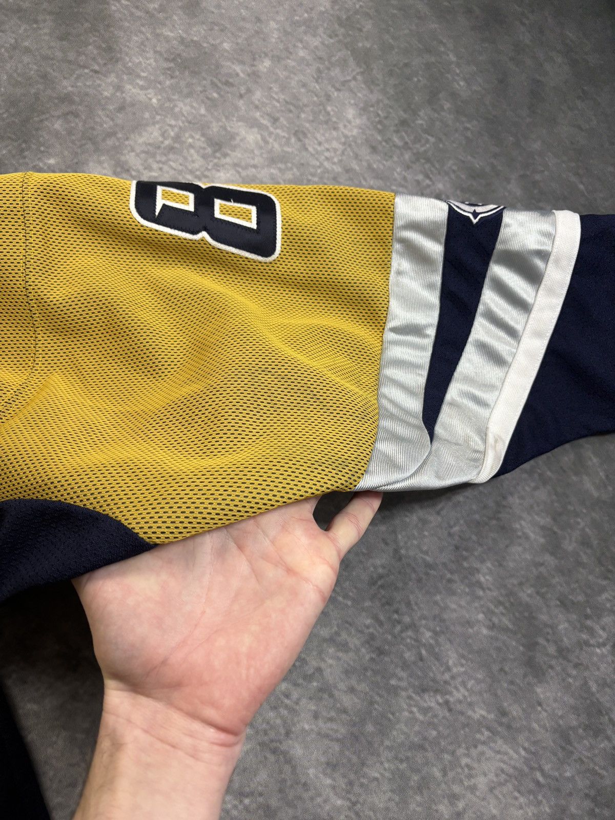 NHL Vintage Nashville Predators Hockey Jersey 2000-01 90s Patch Size US L / EU 52-54 / 3 - 14 Thumbnail