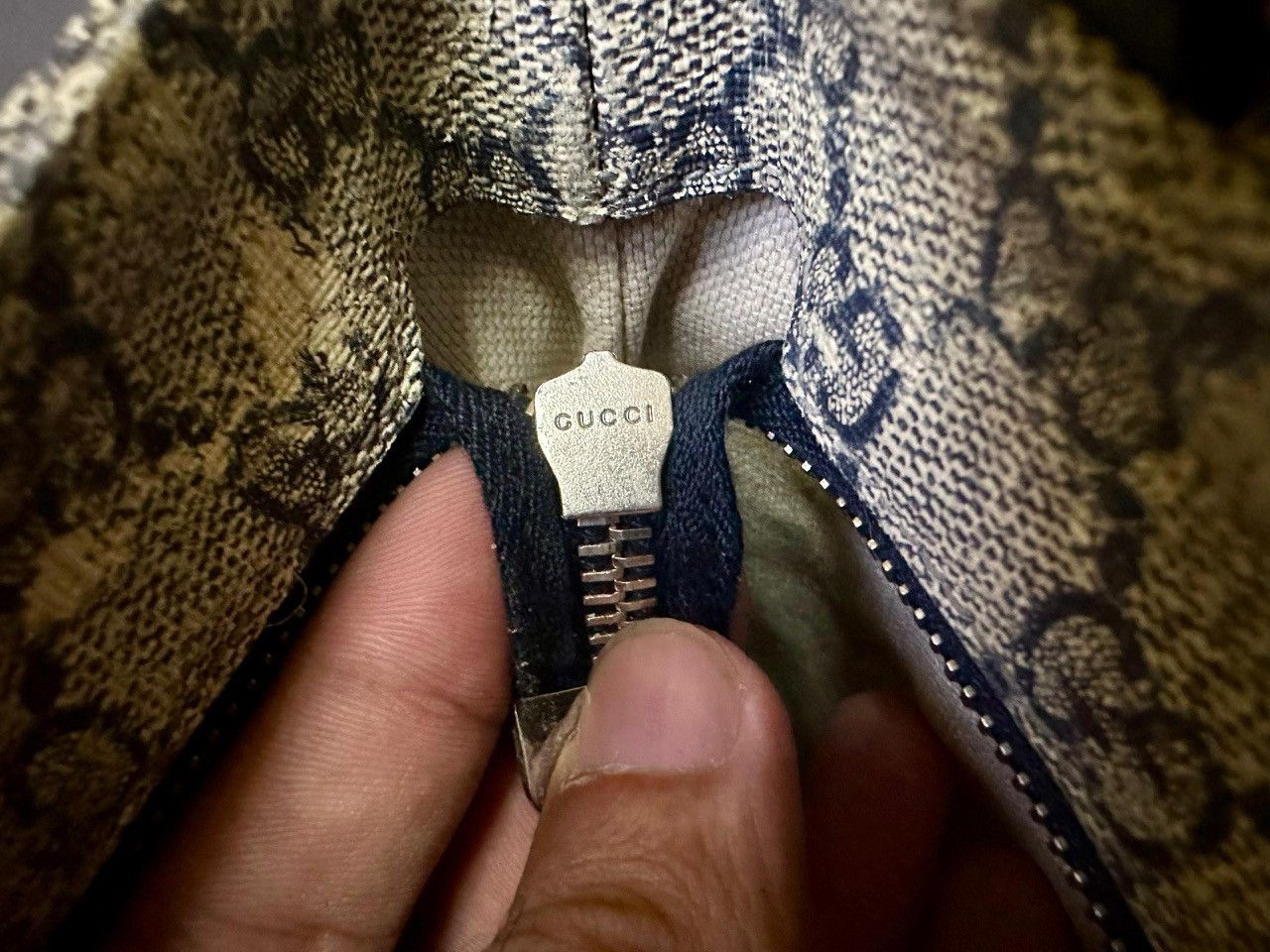 Gucci Authentic Gucci GG Supreme Medium Crossbody Bag Size ONE SIZE - 8 Thumbnail
