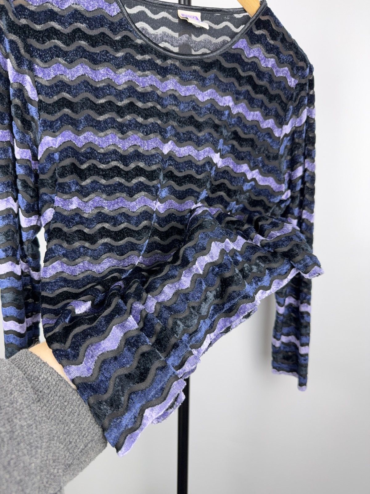 Japanese Brand Avant Garde 90s Y2K Mesh Wave Longsleeve Purple Grunge Top Size M / US 6-8 / IT 42-44 - 7 Thumbnail