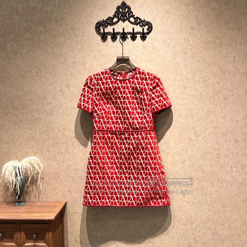 Valentino Valentino Red letter-print dress Size XS / US 0-2 / IT 36-38 - 1 Thumbnail